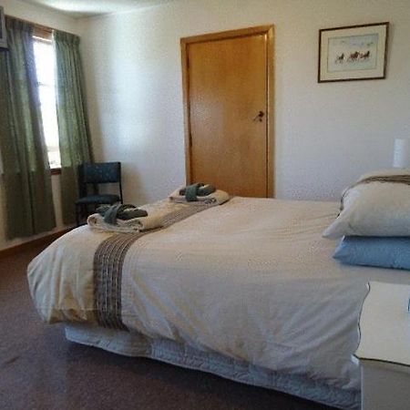 The Pier Lodge Bed And Breakfast Christchurch Exterior foto
