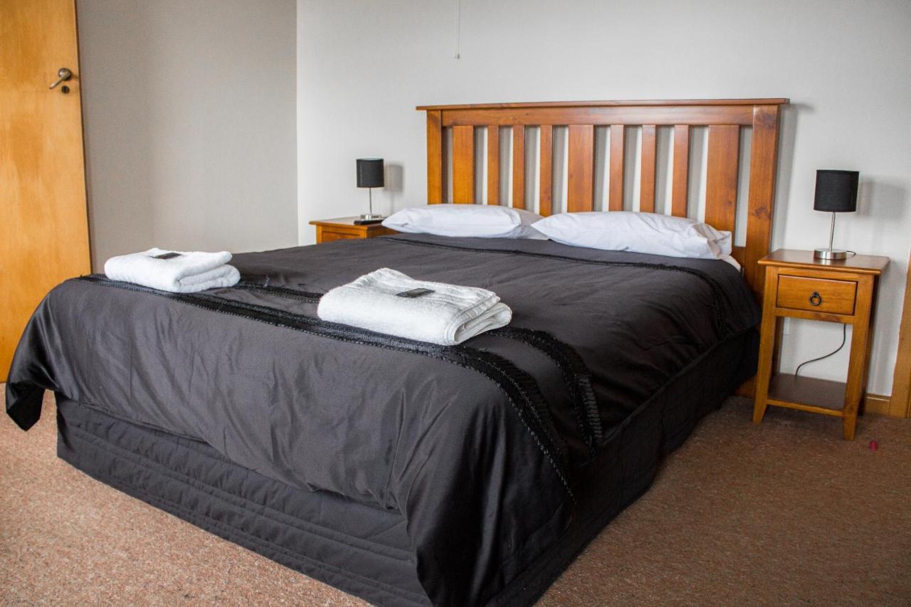 The Pier Lodge Bed And Breakfast Christchurch Exterior foto